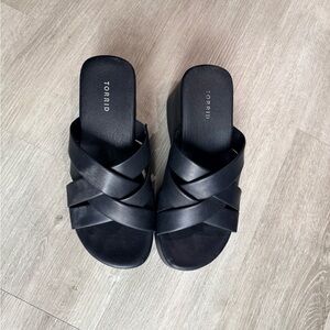 Torrid Black Crisscross Mules platform sandals 9.5 extra wide